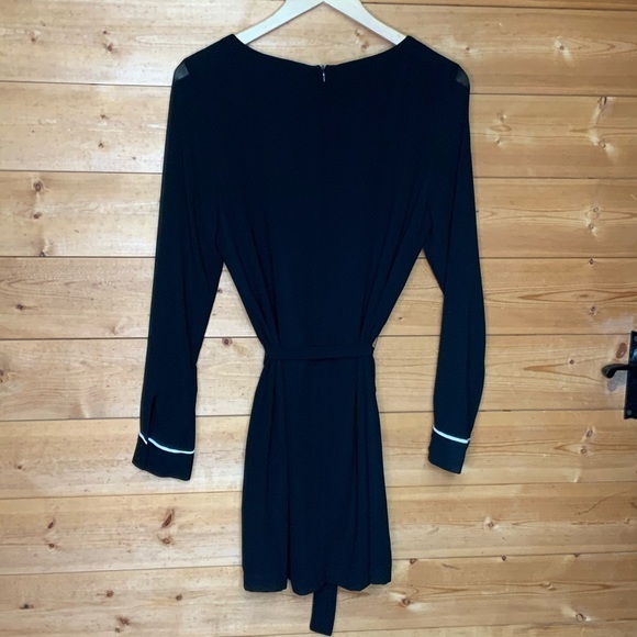 Naked zebra Lightweight v neck black dress size L - Picture 6 of 10